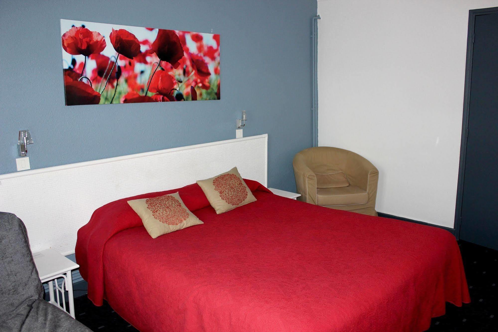 Logis Hotel Le Cerf Briare Exterior photo