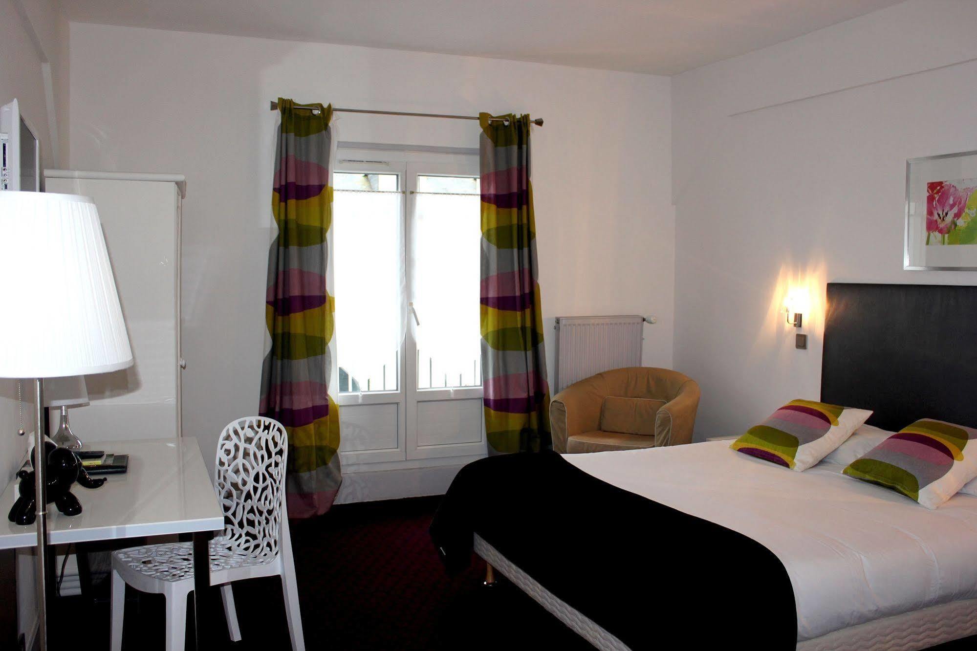 Logis Hotel Le Cerf Briare Exterior photo