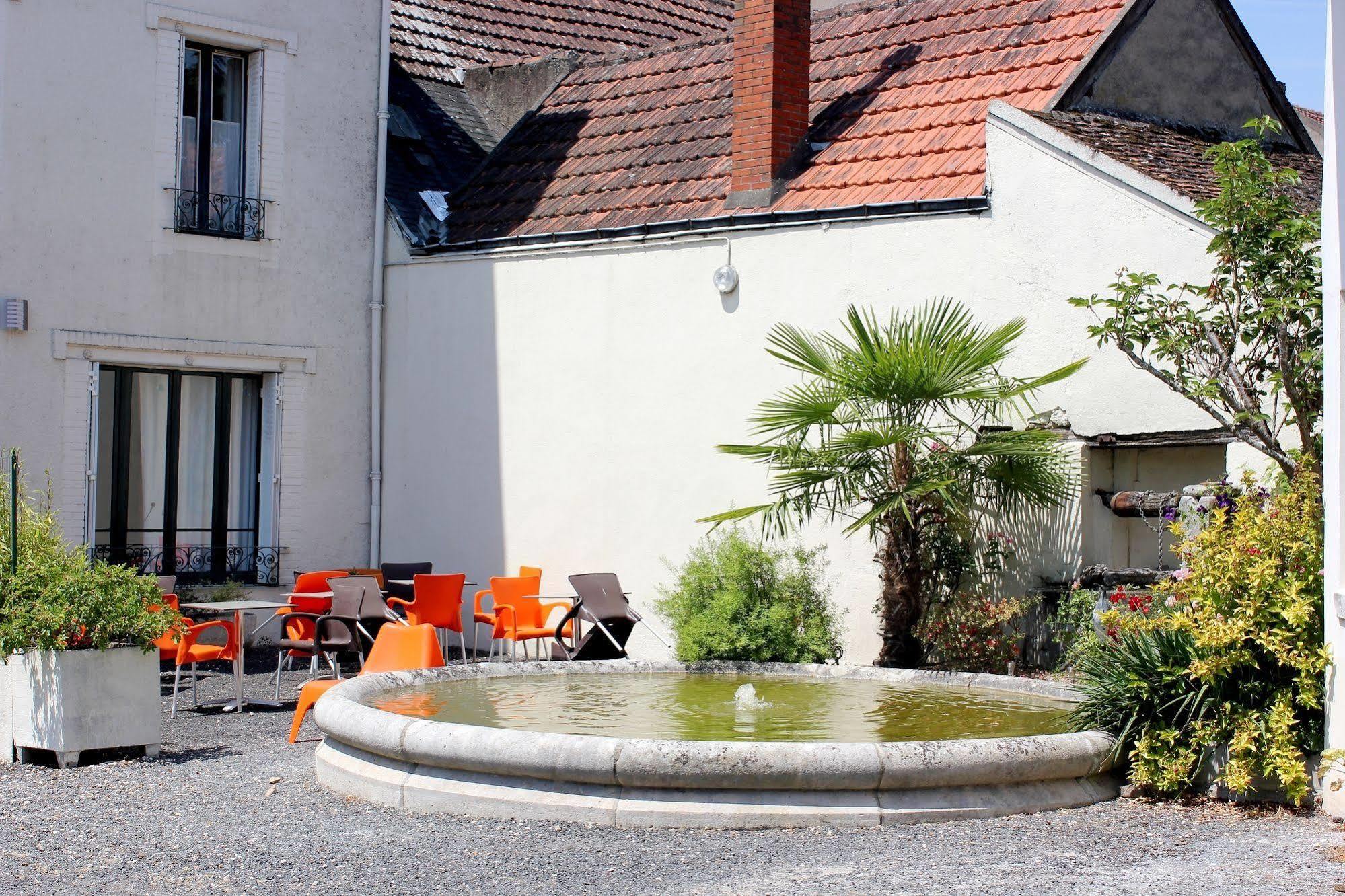 Logis Hotel Le Cerf Briare Exterior photo