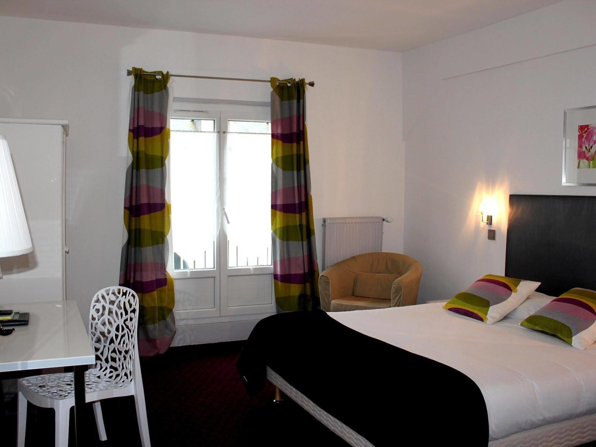 Logis Hotel Le Cerf Briare Exterior photo