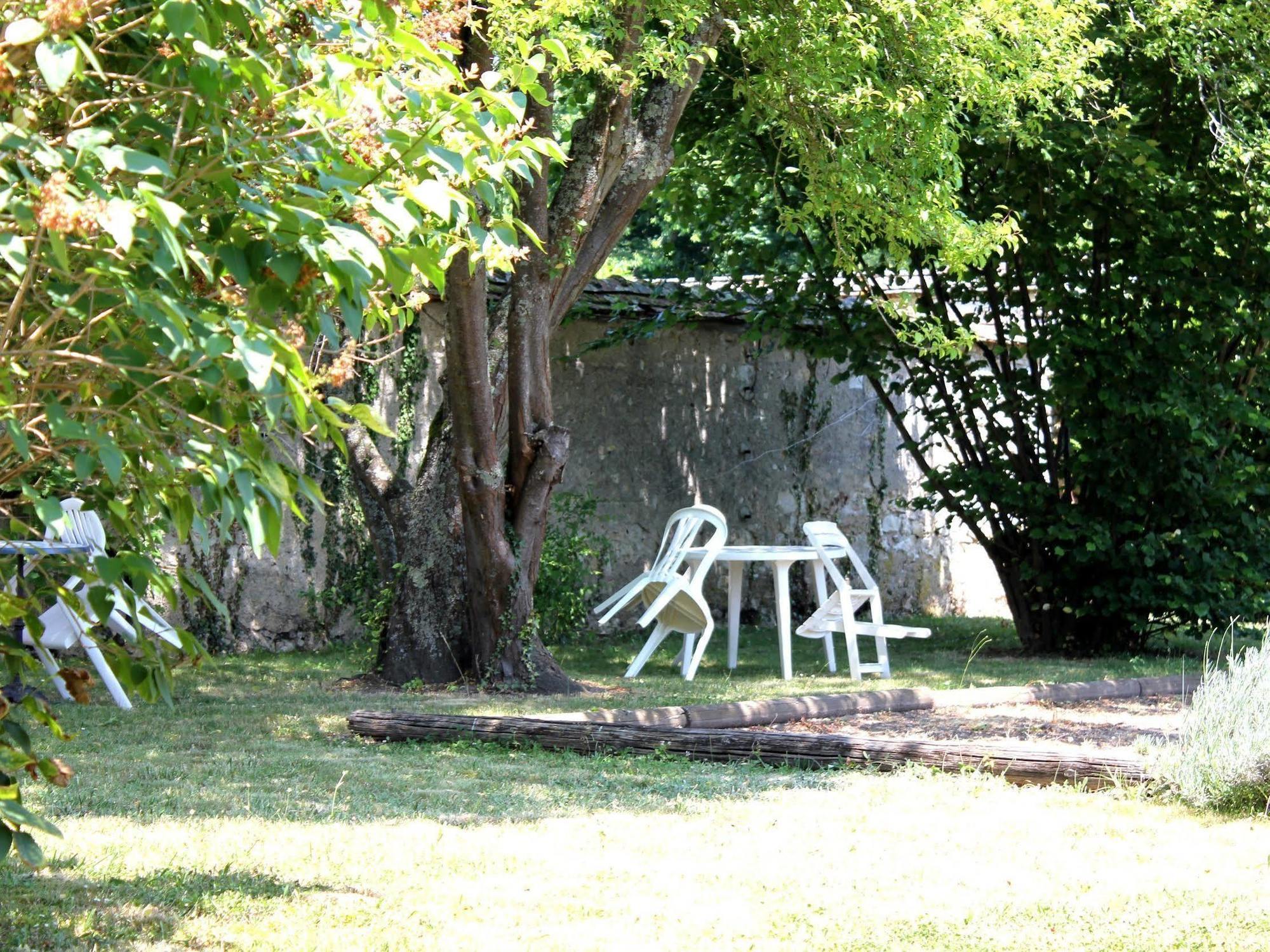 Logis Hotel Le Cerf Briare Exterior photo