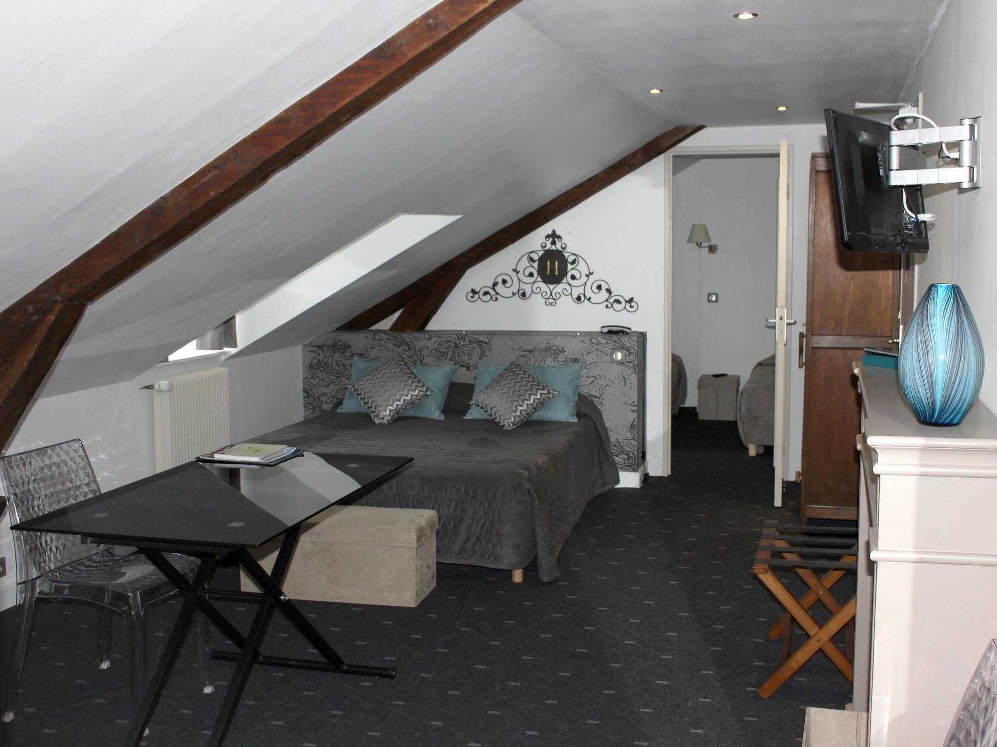 Logis Hotel Le Cerf Briare Exterior photo